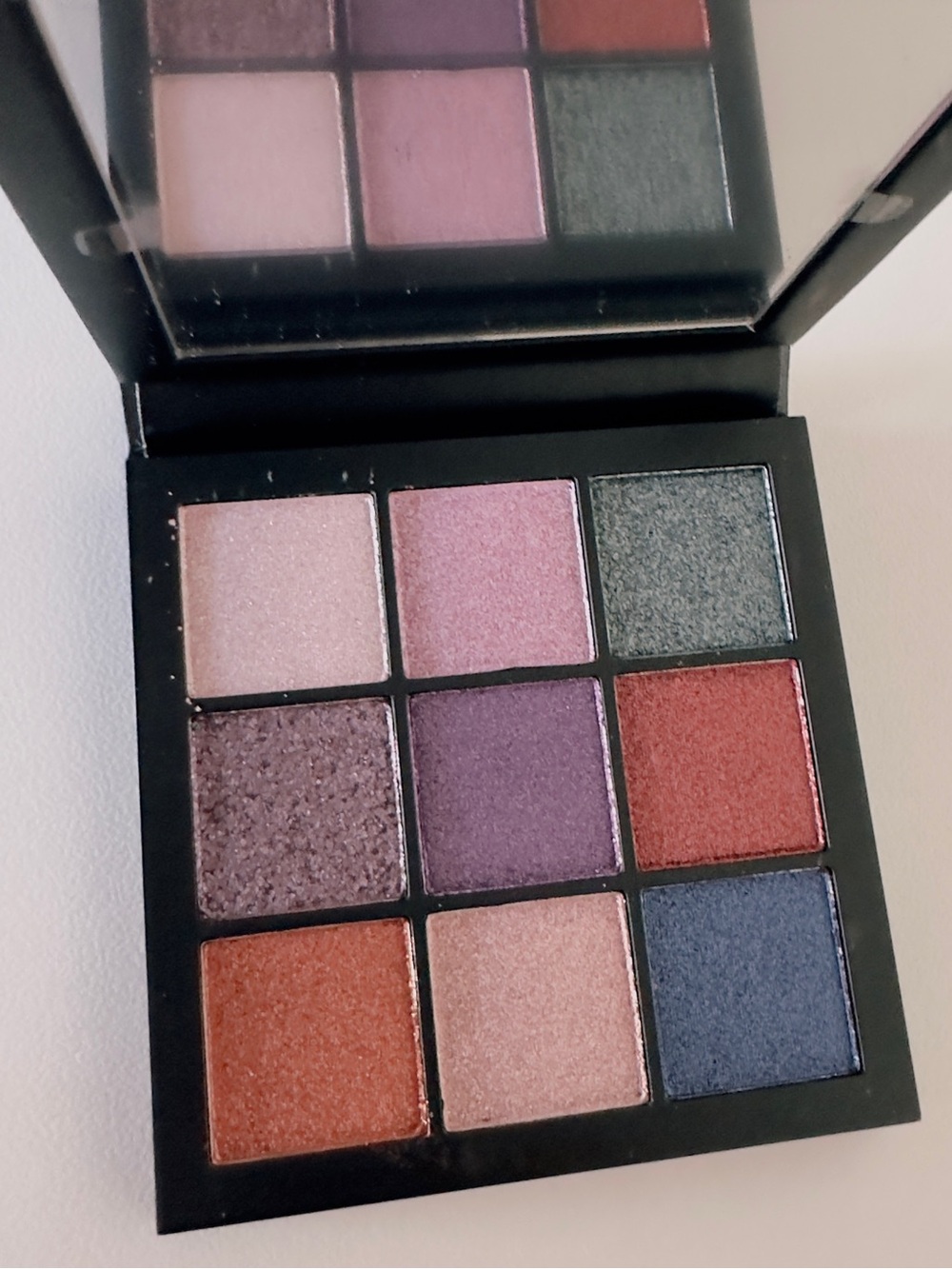 New Huda Beauty Gemstone Obsessions Eyeshadow Palette - Picture 2 of 7